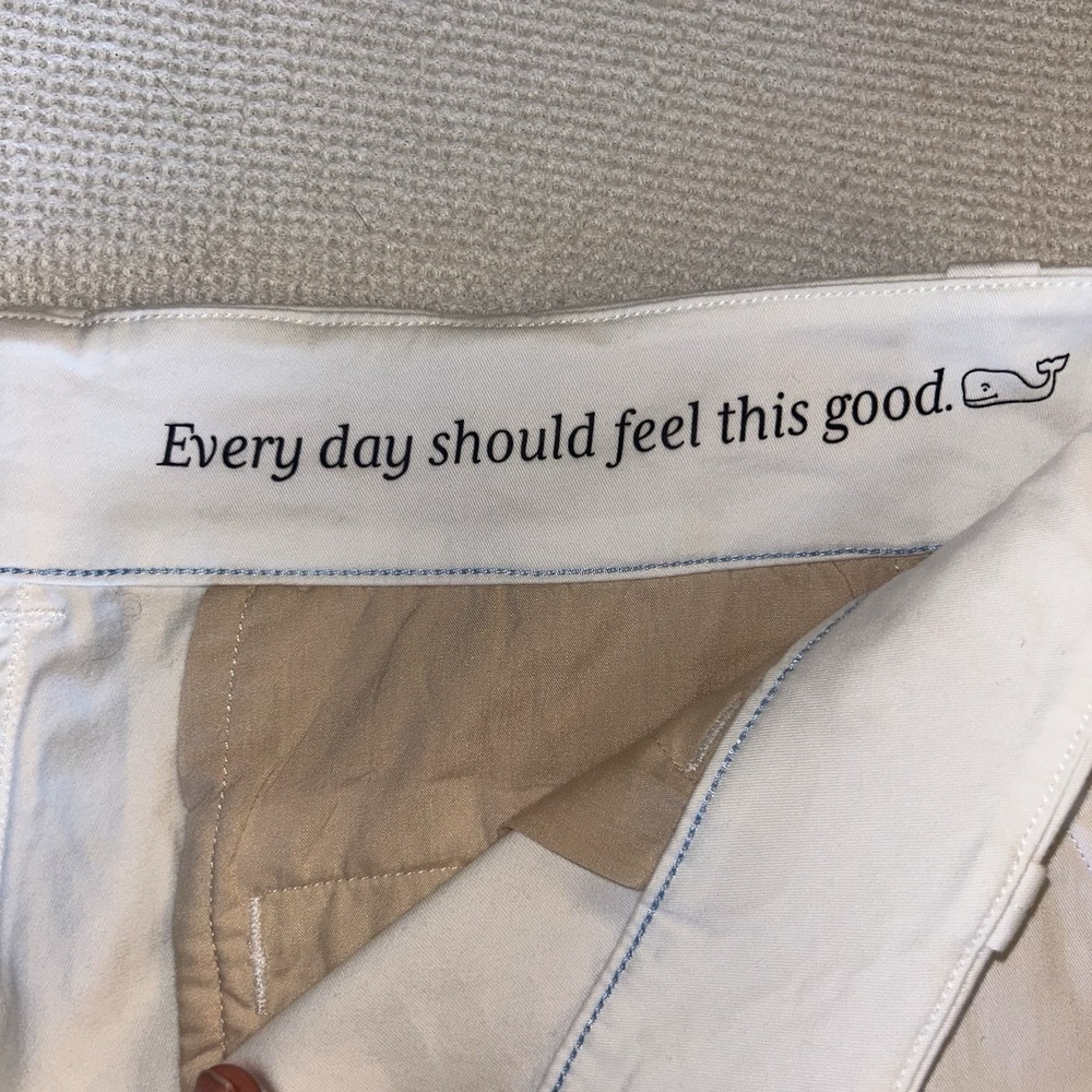 Vineyard Vines Womens White Chino Shorts Size 8 White Classic Whale Preppy - Picture 6 of 7
